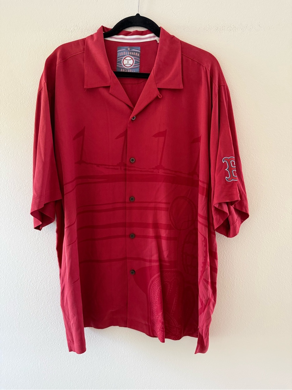 Tommy Bahama Baseball Men’s Red Short-Sleeve Button Down Shirt Boston Red Sox